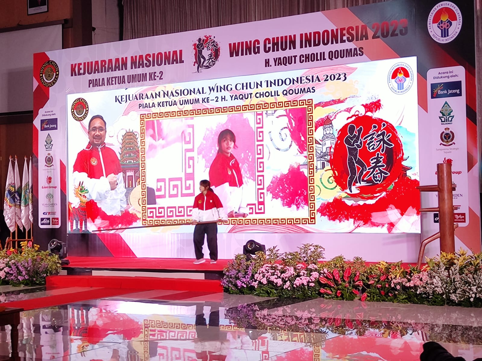 Atlet Wing Chun memeragakan seni bela diri Wing Chun di hadapan para peserta Kejurnas di UIN Walisongo