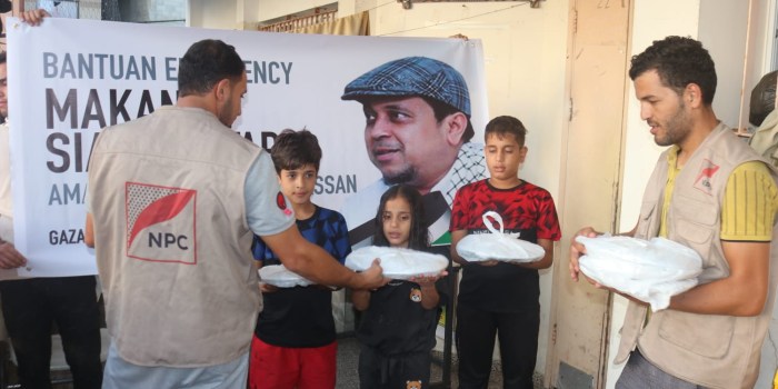 BANTU PALESTINA : Ustad Haikal Hassan menginisiasi bantuan Makanan Siap Santap untuk warga Gaza.
