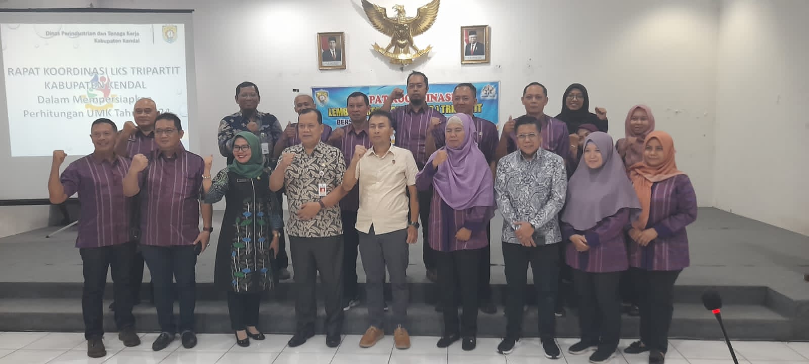 Rakor LKS Tripartit penetapan UMK 2024 di Gedung Abdi Praja Selasa (14/11).