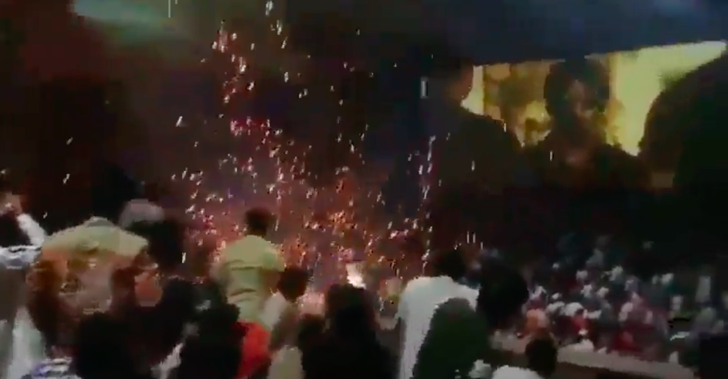 Ledakan petasan dalam bioskop Mohan di Malegadon, India