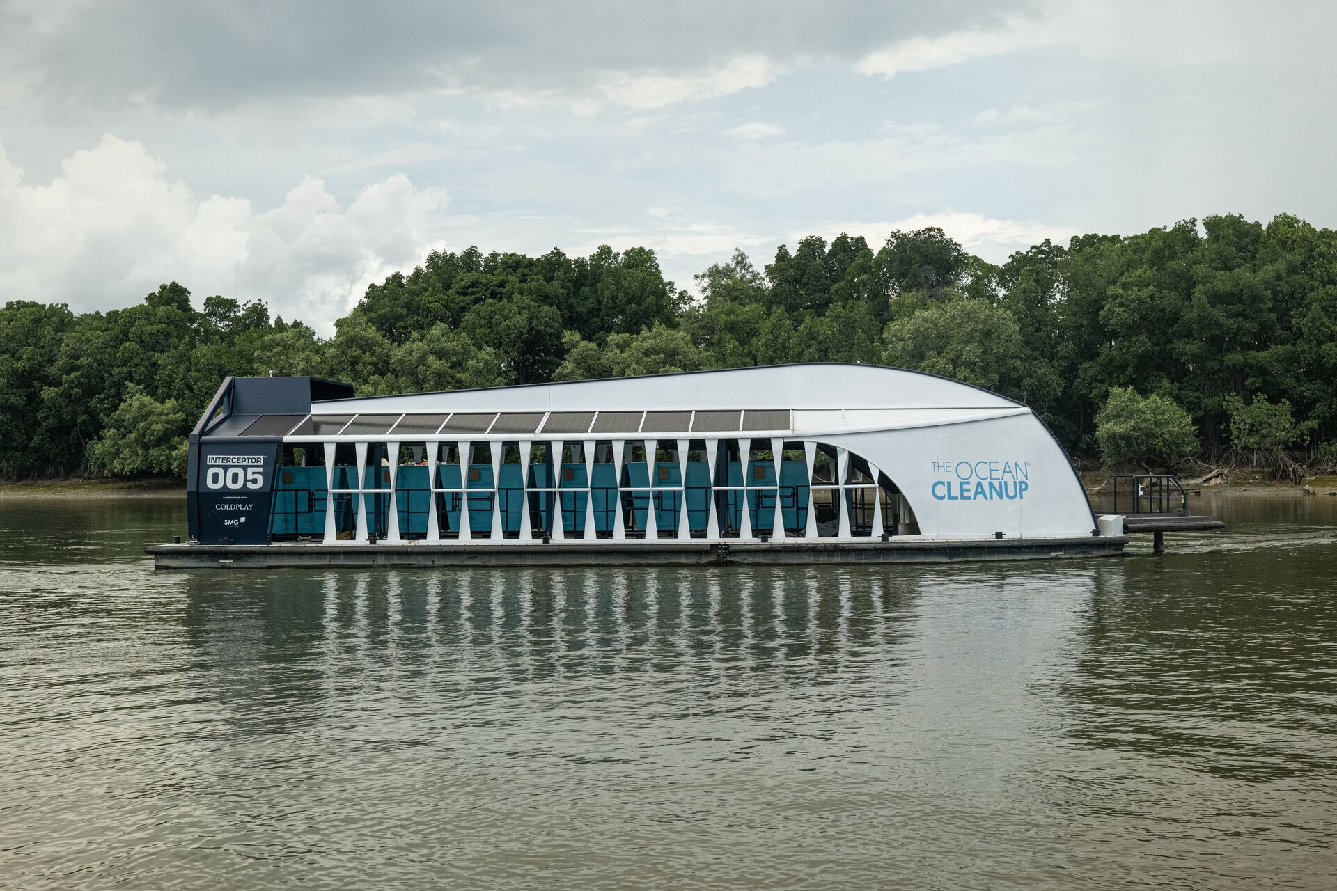Interceptor 005 di Sungai Klang - Malaysia (www.theoceancleanup.com)