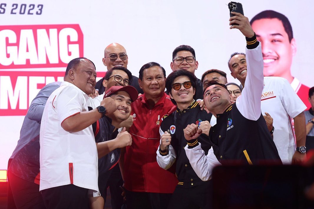 Adanya efek Prabowo menggandeng Wali Kota Surakarta Gibran Rakabuming Raka sebagai cawapres, membuat elektabilitasnya di Jateng semakin menguat dari bulan Oktober 2023.  (dok/ikl)