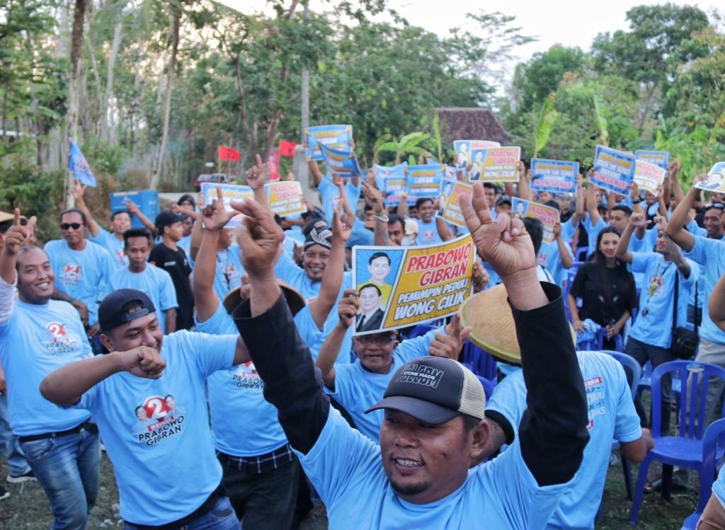 Kepemimpinan Merakyat, Petani Tembakau Ganjar Jateng Berbondong-bondong Dukung Prabowo-Gibran. (dok/ikl)