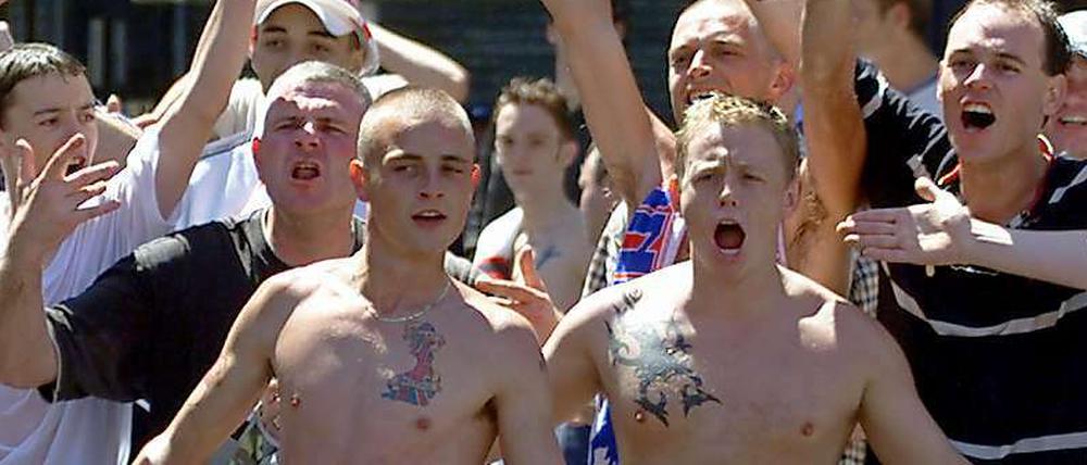 Siapakah Hooligans dan Mengapa Sub-Kultur Ini Ditakuti?