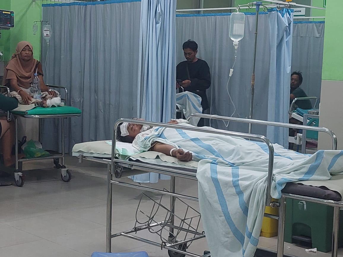 Sejumlah penumpang Daihatsu Taruna asal Brebes yang terluka dirawat di RSUD Sunan Kalijaga Demak.