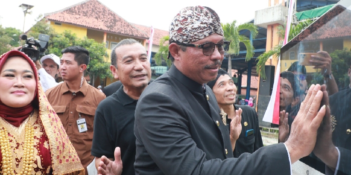 LUNCURKAN AYO RUKUN : Pj Gubernur Jawa Tengah,  Nana Sudjana resmi meluncurkan program Ayo Rukun untuk mencegah dan menangani kekerasan di satuan pendidikan.