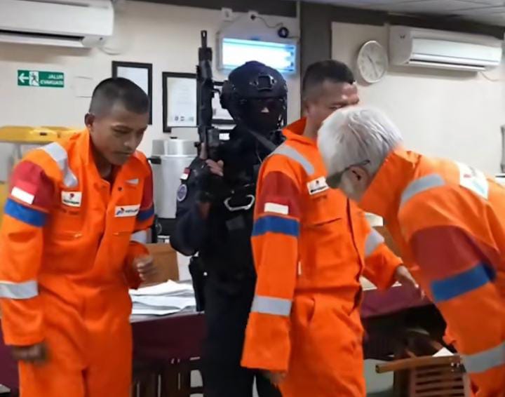 Dramatis! Pertamina Lakukan Latihan Bersama Pembebasan Kapal MT Sanga Sanga bareng TNI AL Denjaka
