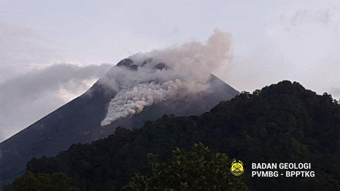 Merapi Alami Guguran Awan Panas