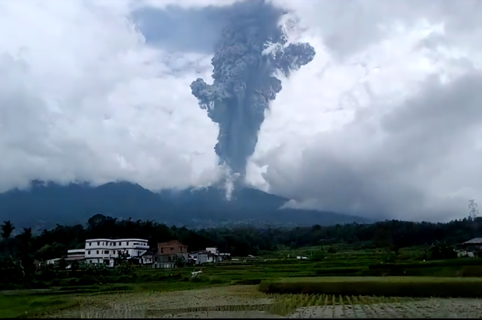 Erupsi Gunung Marapi di Sumatera Barat
