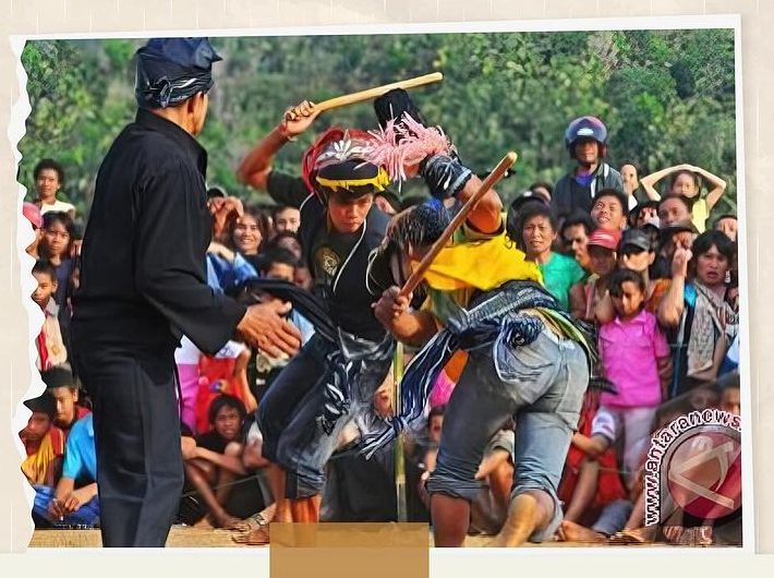 Ujungan, tradisi memanggil hujan di Purbalingga, Jawa Tengah. (Instagram @kemdikbud.ri)