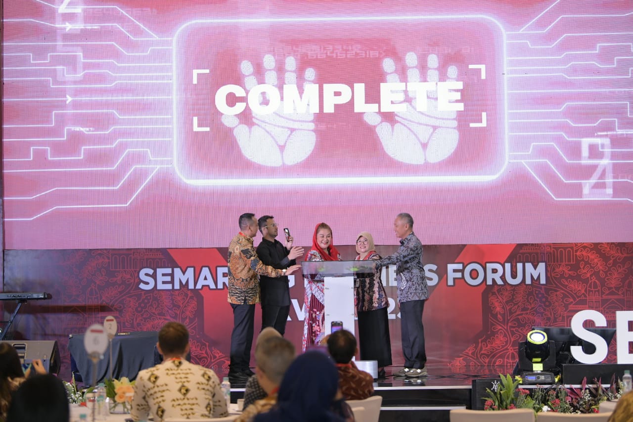 Jemput Bola, Mbak Ita Tawarkan Investasi Kota Semarang Melalui Sembiz di Jakarta. Pemerintah Kota Semarang kembali menggelar event tahunan Semarang Business Forum atau SemBiz.