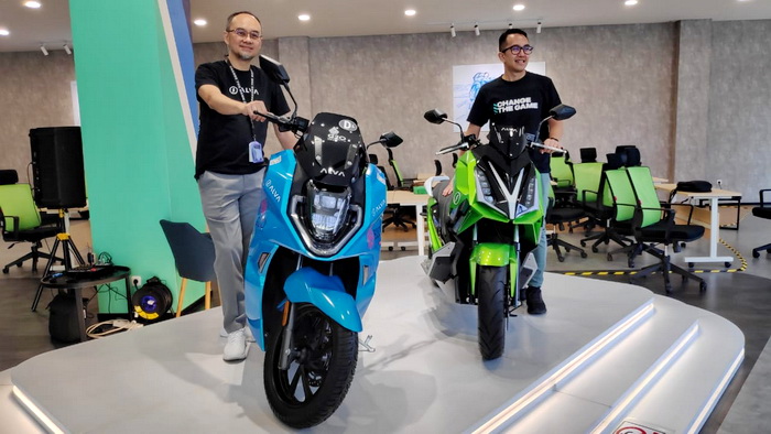 DUA TIPE - Motor listrik Alva memiliki dua series yakni Alva Cervo dan Alva One. Keduanya memiliki tampilan yang sama-sama besar dan keren