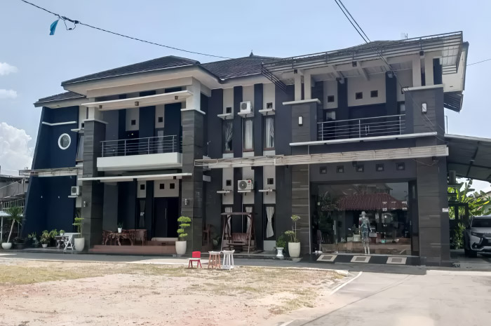 Penampakan rumah mewah dua lantai yang digeledah KPK.
