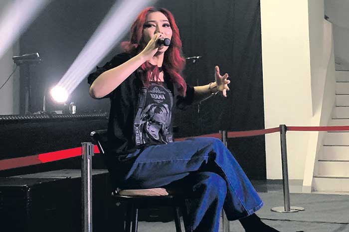 ISYANA SARASVATI