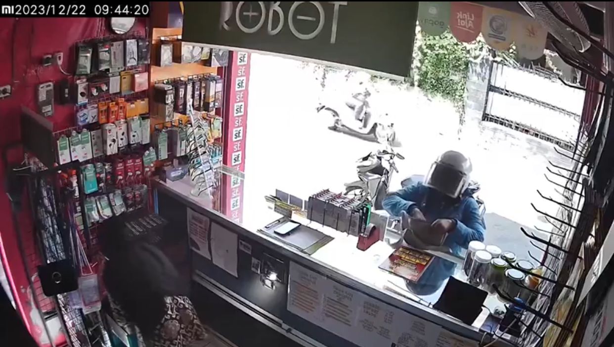 Beredar Modus Penipuan Transaksi Uang Kembalian, Netizen: Pesulap Handal!