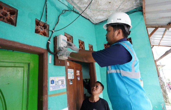 PASOKAN LISTRIK PRIMA : PLN terus melakukan pembangunan infrastruktur kelistrikan sehingga seluruh masyarakat di Indonesia mampu merasakan listrik yang prima.