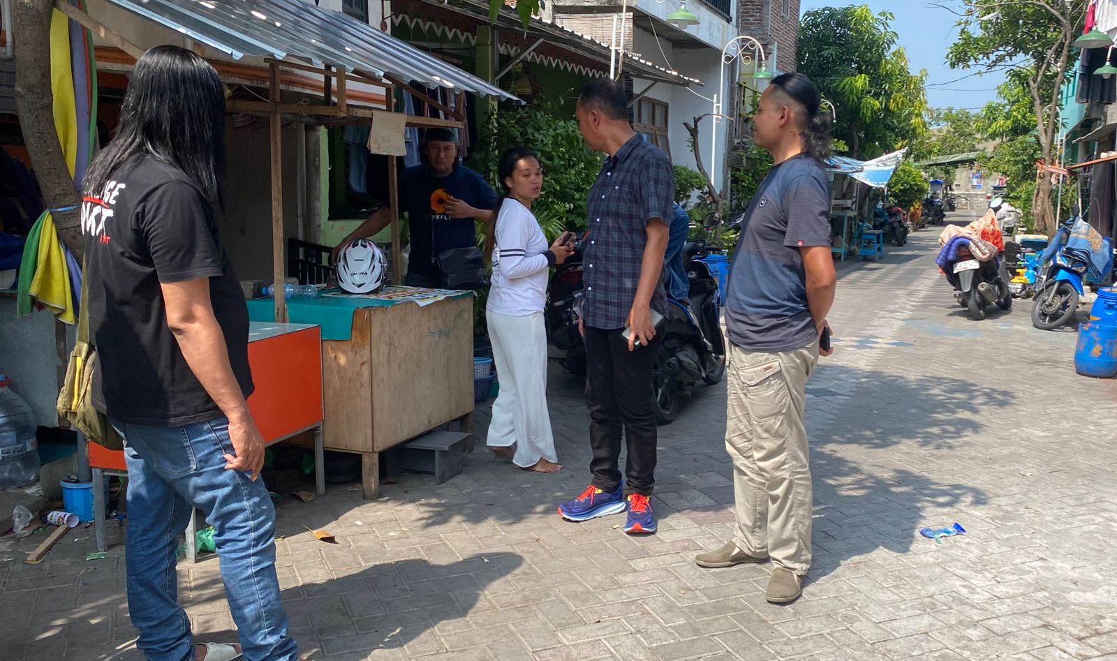 Polisi mendatangi trmpat kejadian perkara penusukan.