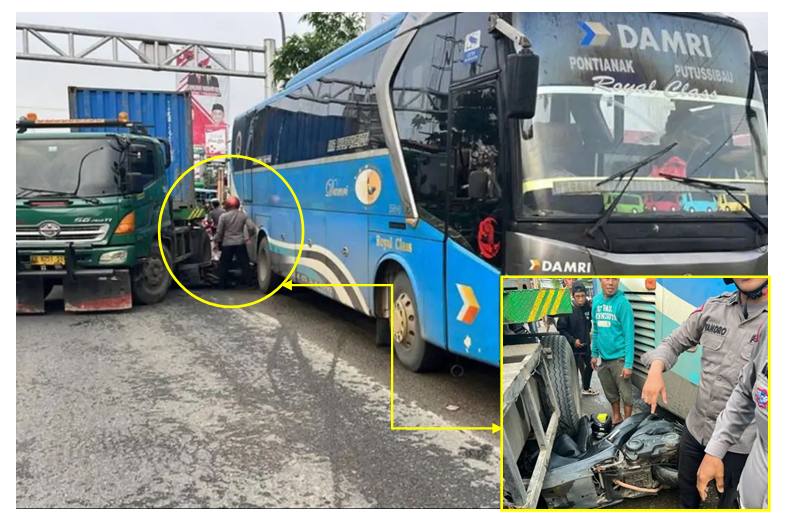 Kondisi motor Bripda M Novandro yang rusak setelah aksi heroiknya mengorbankan motor demi ganjal bus yang mundur saat menanjak di jembatan, Sabtu (30/12/2023). (Instagram @undercover.id)