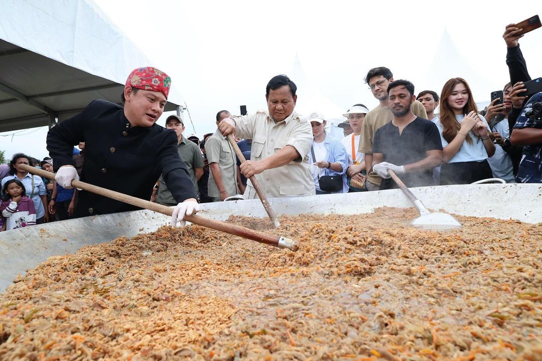 Program Prabowo-Gibran Konkret Sesuai Keinginan Masyarakat. Pasangan capres-cawapres nomor urut 2, Prabowo Subianto-Gibran Rakabuming Raka membawa berbagai program yang pro rakyat. (dok/ikl)