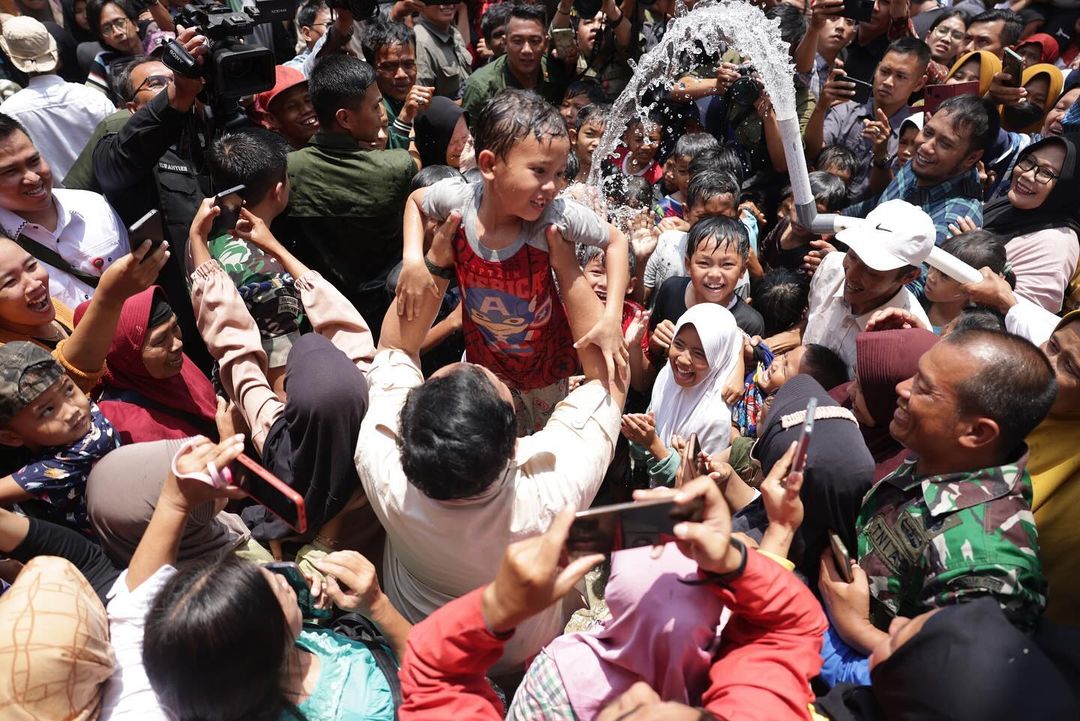 Anti Gimik, Prabowo Subianto Jawab Keluhan dengan Solusi Nyata. Prabowo Subianto membawa banyak program konkret yang bisa dirasakan langsung manfaatnya oleh masyarakat. . (dok/ikl)
