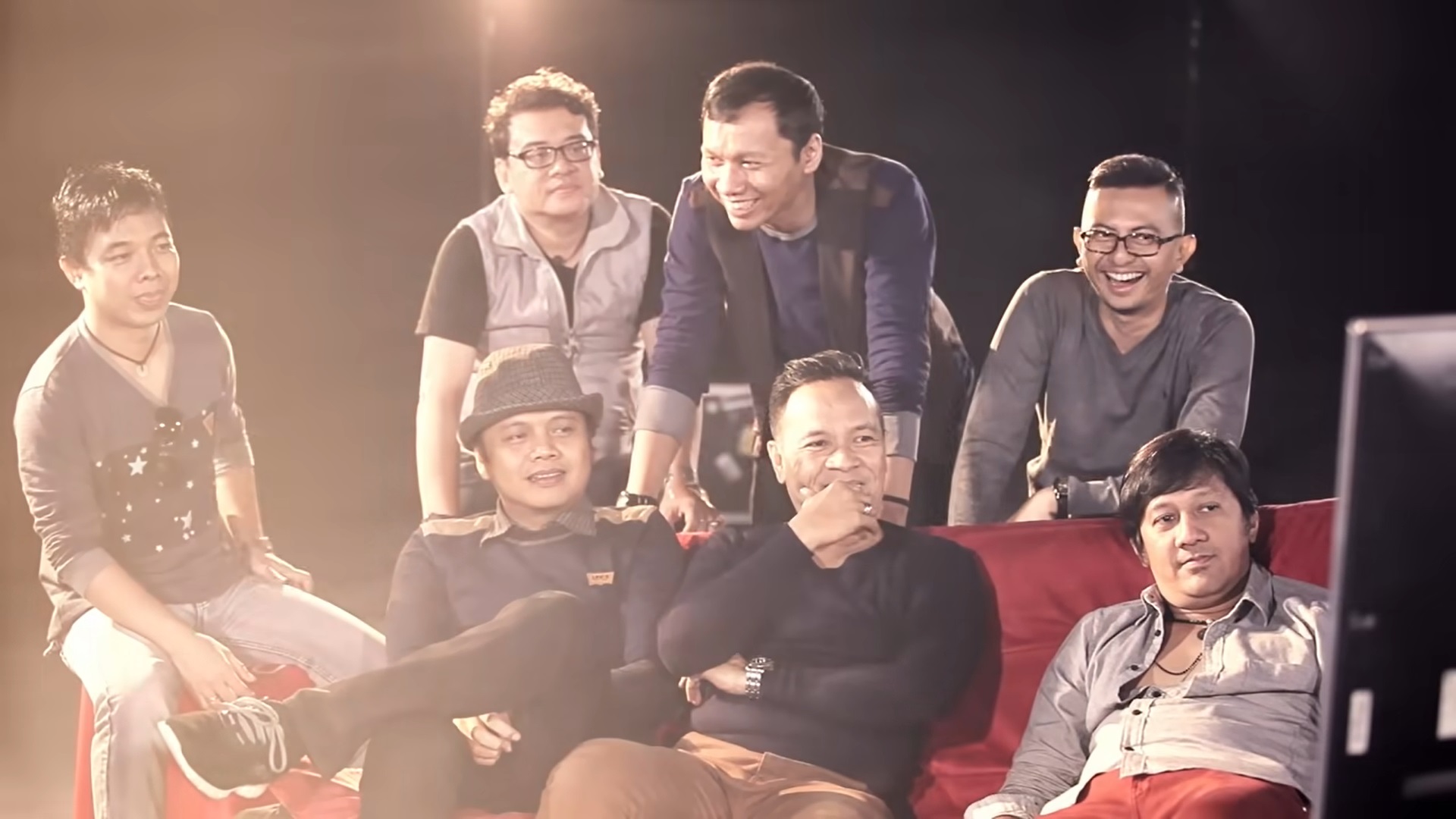 Personil Stinky Saat di Video Clip Lagu