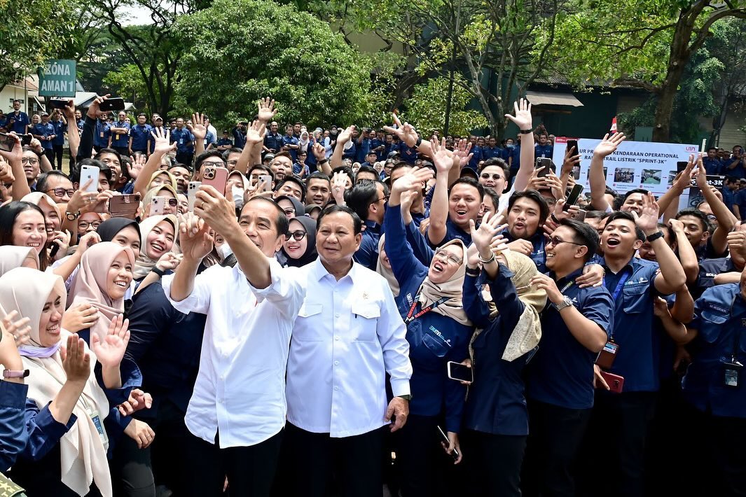 Survei Terbaru : Prabowo Sudah Ungguli Ganjar dan PDIP di Jateng. Elektabilitas capres-cawapres nomor urut 2, Prabowo Subianto-Gibran Rakabuming Raka semakin menguat di wilayah Jateng. (dok/ikl)