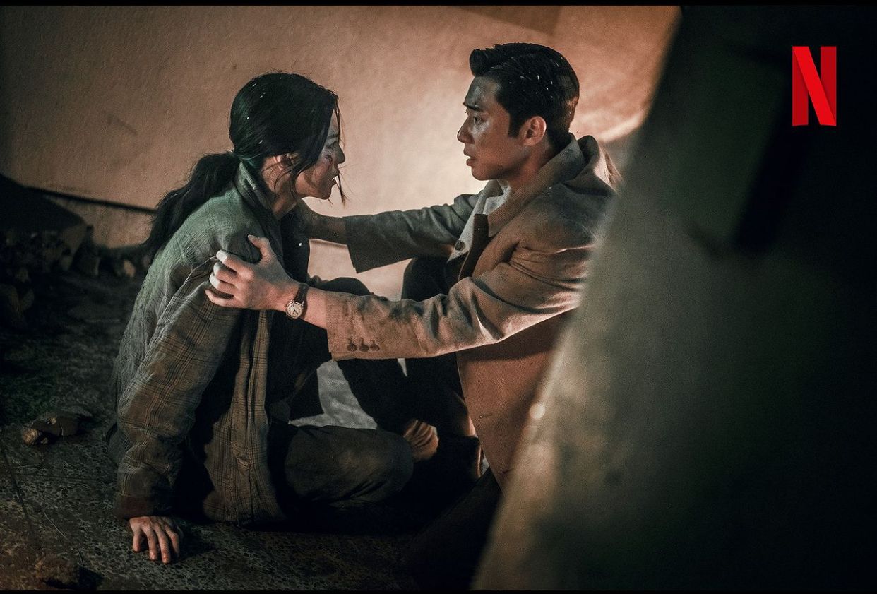 Han So Hee dan Park Seo Joon beradu akting dalam series Gyeongseong Creature