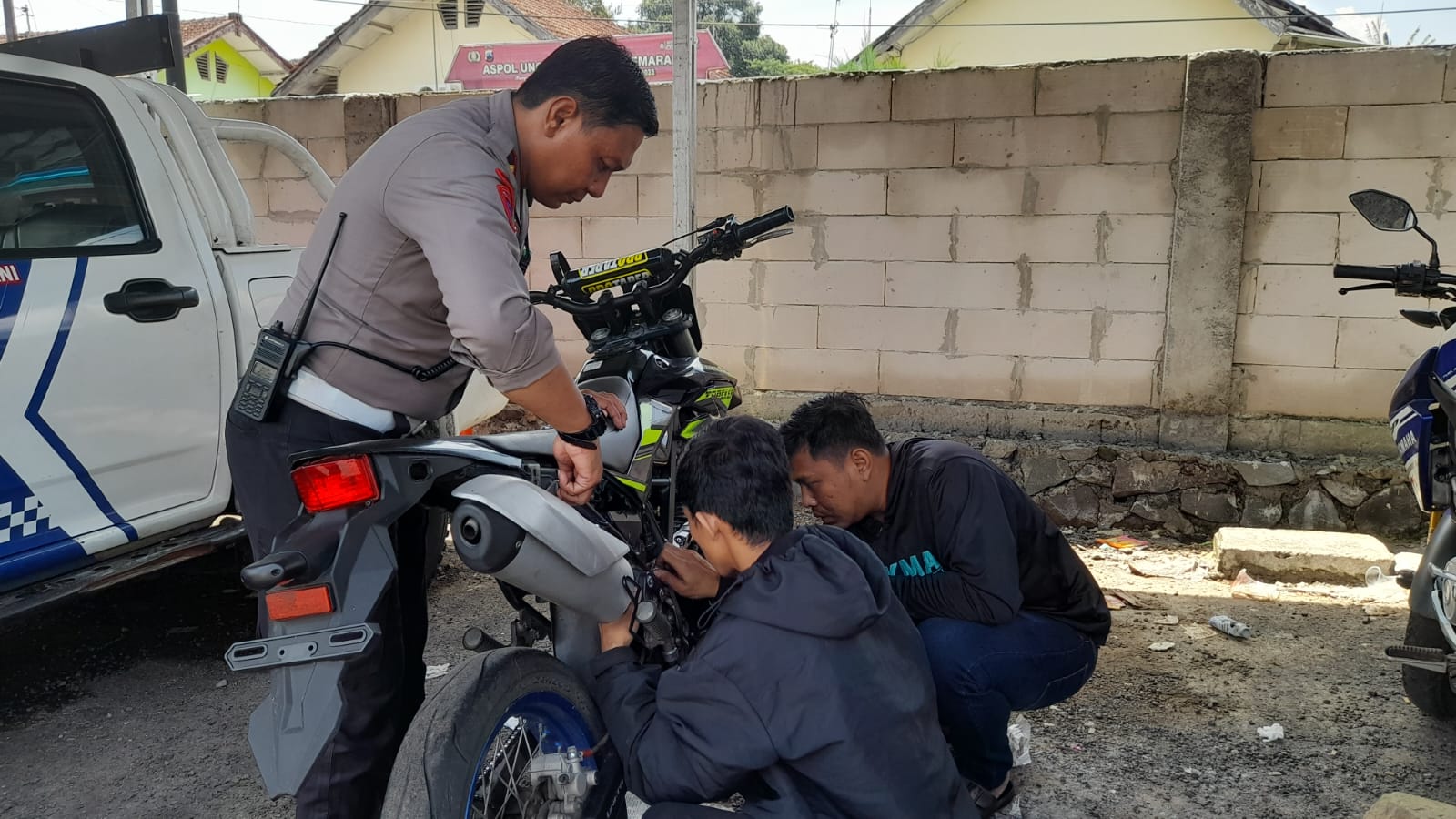 Jajaran Satlantas Polres Semarang saat melakukan razia pada kendaraan bermotor