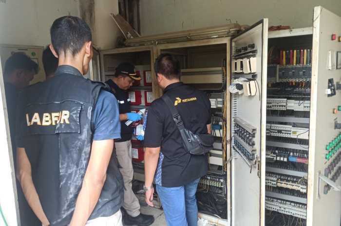 Tim Labfor Polda Jateng juga diturunkan di lokasi kejadian untuk ikut melakukan penyelidikan.