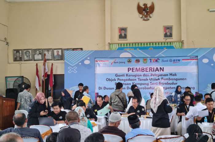 Warga terdampak proyek pembangunan Pasar Seni Kujon, Borobudur, Kabupaten Magelang mulai mendapatkan uang ganti rugi (UGR).