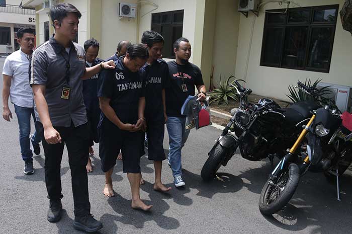 Tiga pelaku pencuri moge Kawasaki Ninja 650 CC di Jalan Tampomas, Gajahmungkur ditangkap Polrestabes Semarang. NUR CHAMIM/JAWA POS RADAR SEMARANG