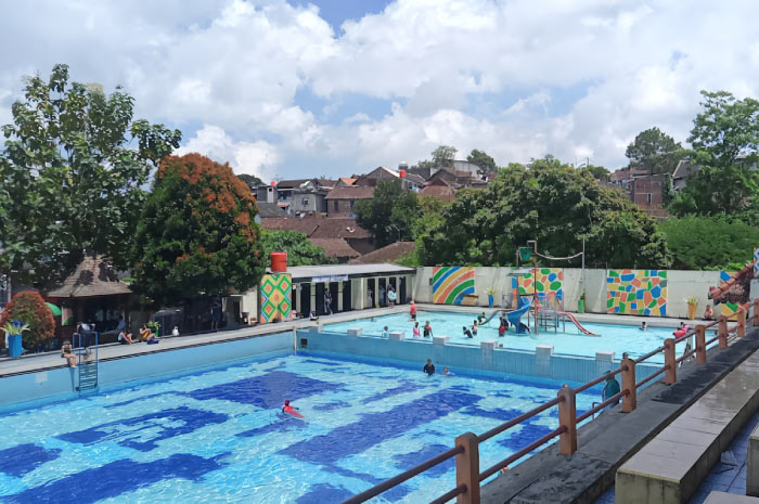 Fasilitas kolam renang Kalitaman Salatiga.