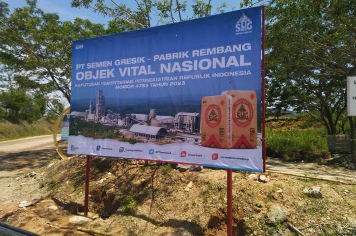 Wilayah industri strategis PT Semen Gresik Pabrik Rembang ditetapkan sebagai Objek Vital Nasional (OBVITNAS) bidang Industri dari Kementerian Perindustrian Republik Indonesia.