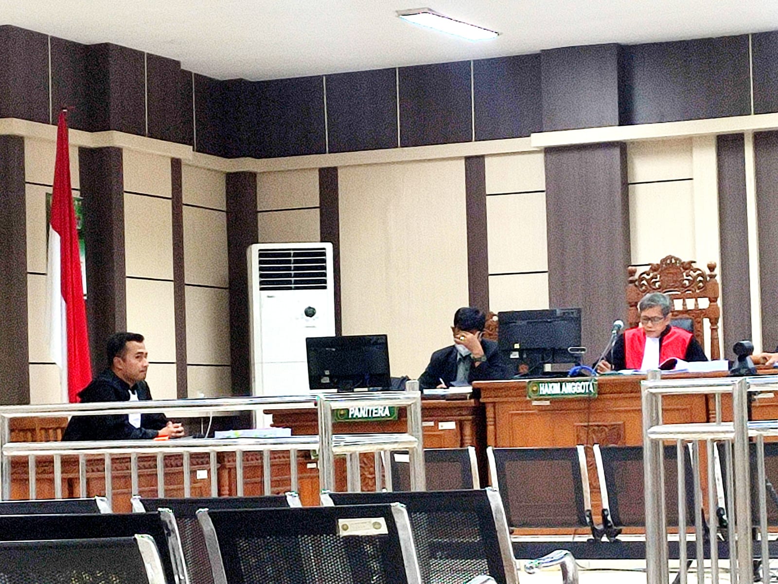 Jaksa Penuntut Umum Kejaksaan Negeri Kabupaten Magelang membacakan tuntutan di Pengadilan Tipikor Semarang.