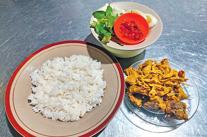 Belut Goreng Pak Dhe Kota Semarang