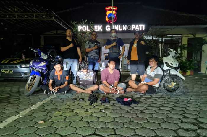 Dua orang pelaku pencurian sepeda motor (curanmor) diringkus anggota Reskrim Polsek Gunungpati.