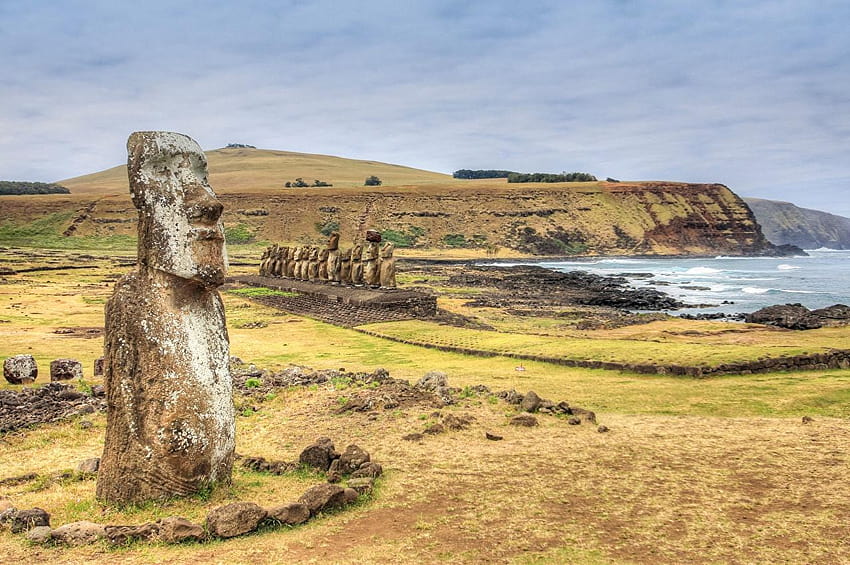Pulau Paskah dan Patung Moai