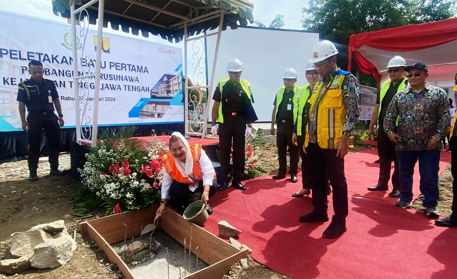 Wali Kota Semarang, Hevearita Gunaryanti Rahayu saat menghadiri Ground Breaking Pembangunan Rusunawa Kejati Jateng, Rabu (24/1).