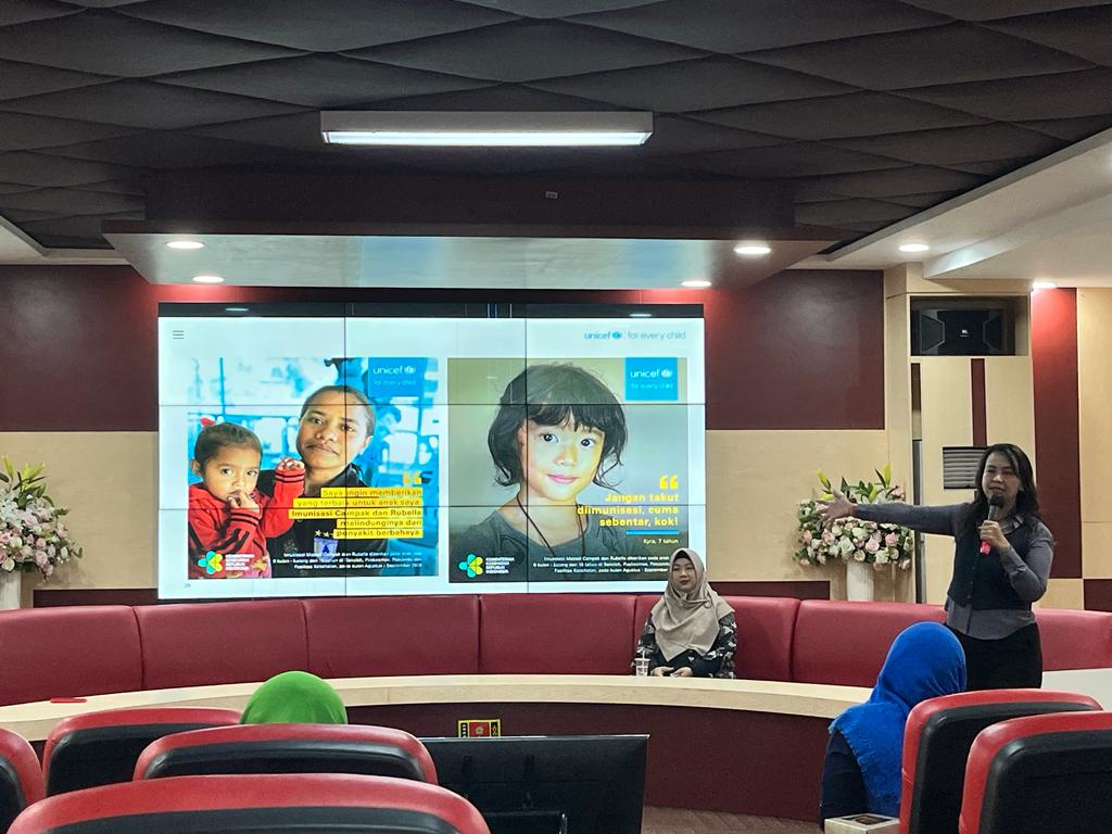Dinkes Jateng berkolaborasi dengan Unicef sosialisasikan vaksinasi polio pada orang tua di Situation Room Diskominfo Kota Semarang.