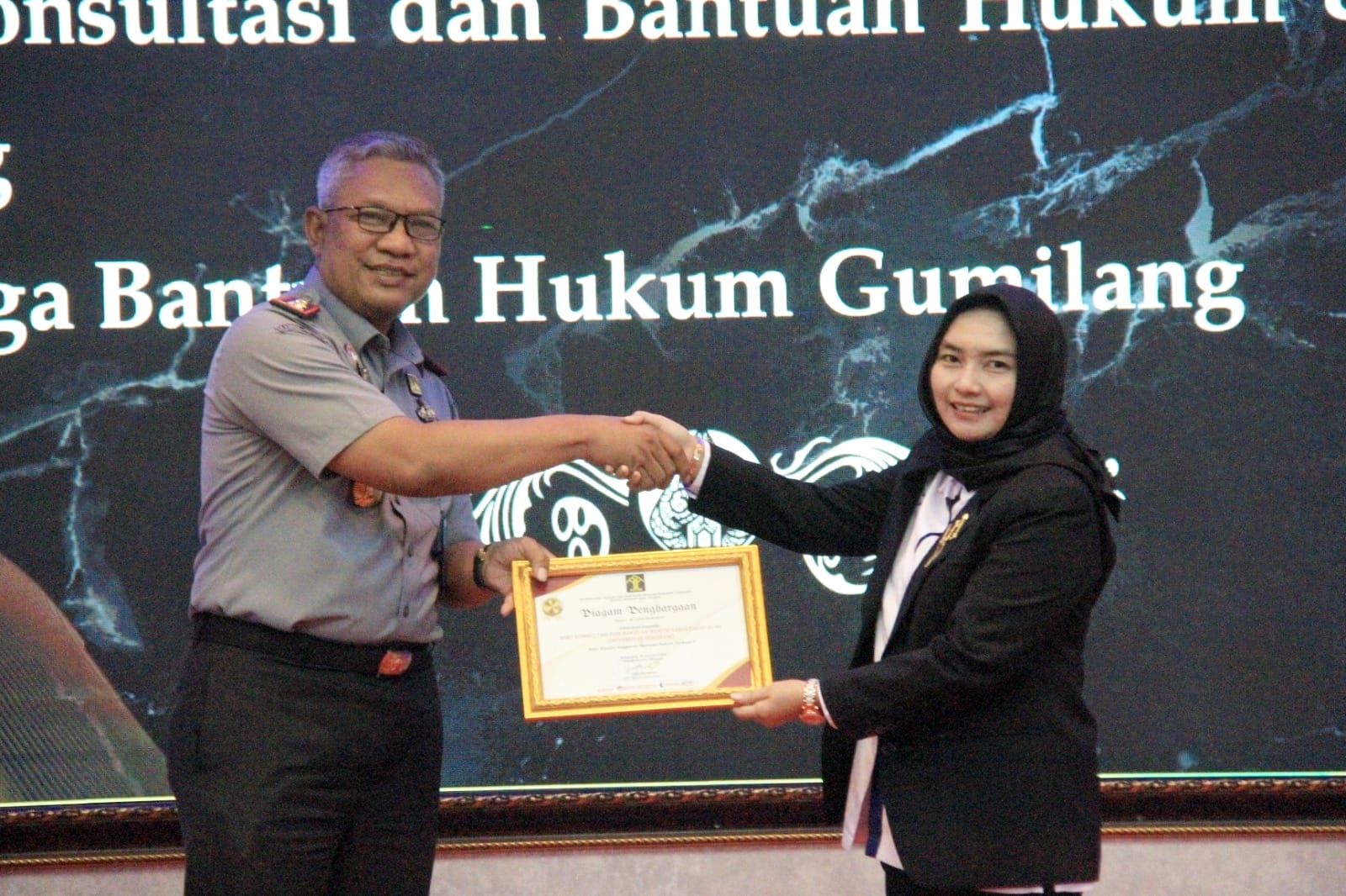 Kakanwil Kemenkumham Jateng Tejo Harwanto Penandatanganan Perjanjian Pelaksanaan Bantuan Hukum dan Perjanjian Kinerja Tahun Anggaran 2024, Kamis (25/01).