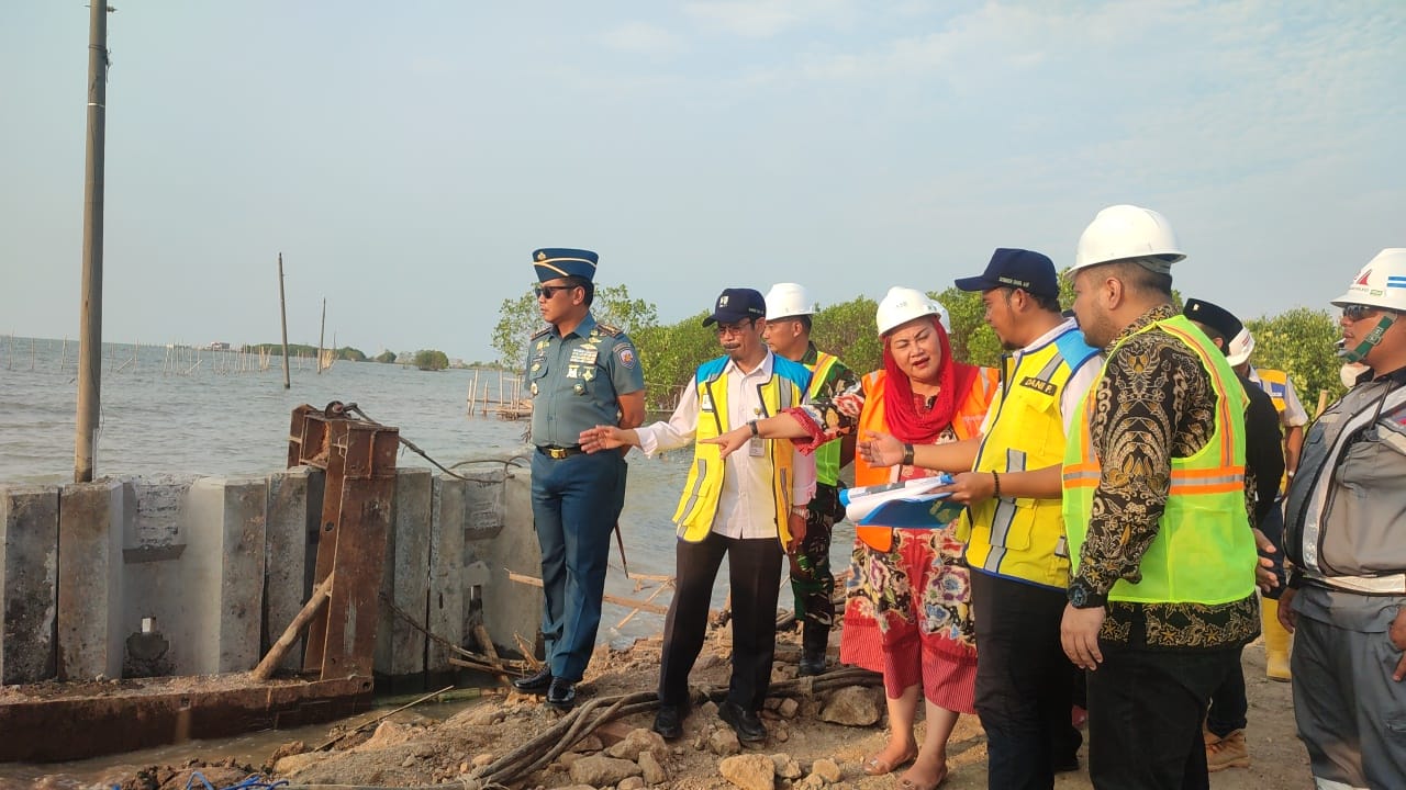 Walikota Semarang, Hevearita Gunaryanti Rahayu menjelaskan bahwa ada tiga kecamatan, yaitu Genuk, Pedurungan, dan Semarang Utara yang masih menjadi fokus utama dalam penanganan banjir.