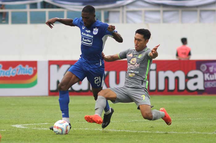 Pertemuan PSIS vs Persebaya pada putaran pertama Liga 1 lalu. (Baskoro Septiadi/Jawa Pos Radar Semarang)
