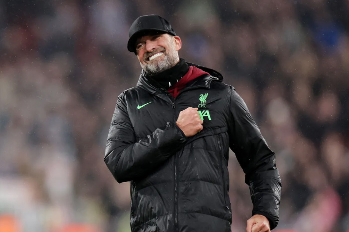 Jurgen Klopp mendapat pujian dari reaksi dunia sepak bola setelah kabar mengejutkan bahwa ia akan meninggalkan Liverpool.