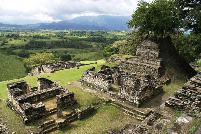 Panorama Tonina, salah satu situs peninggalan suku Maya di Mexico, atau yang dikenal dengan reruntuhan Maya.