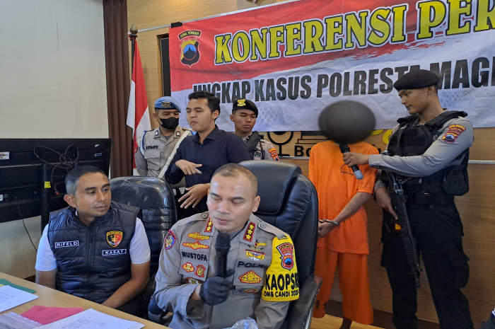 Konferensi pers kasus penemuan mayat berhelm di tepi Jalan Payaman-Windusari, Desa Payaman, Kecamatan Secang, Kabupaten Magelang, Kamis (8/2). ROFIK SYARIF G P/JAWA POS RADAR SEMARANG
