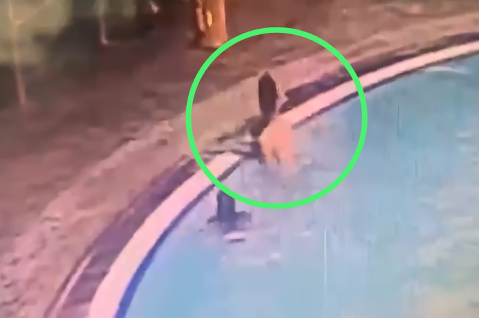 Tangkapan layar rekaman CCTV, pacar Tamara diduga tenggelamkan Denta bocah 6 tahun.