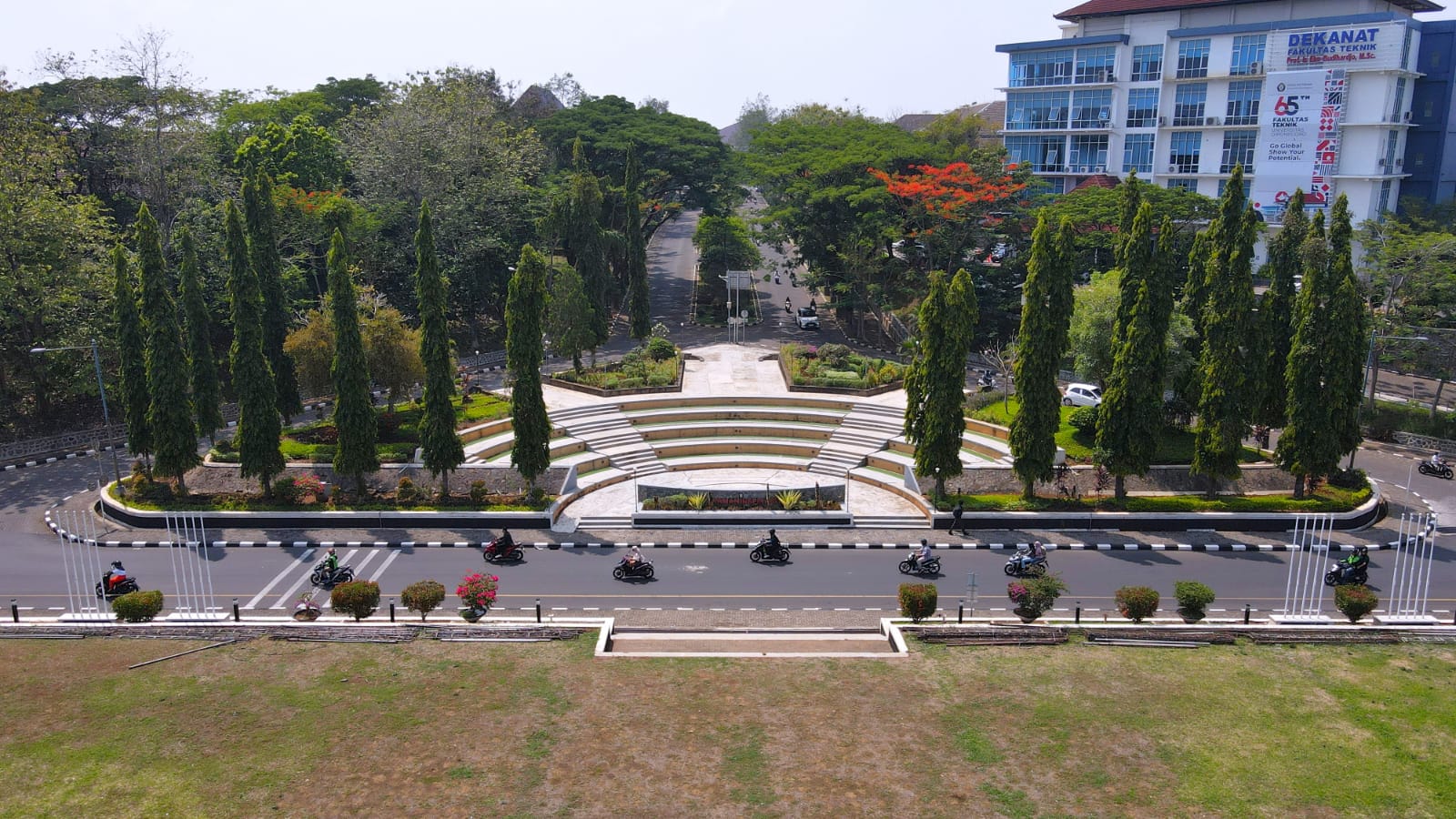 Undip.
