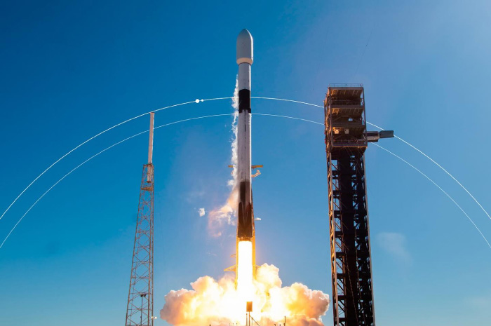 Peluncuran Satelit Merah Putih 2 di Florida, AS.