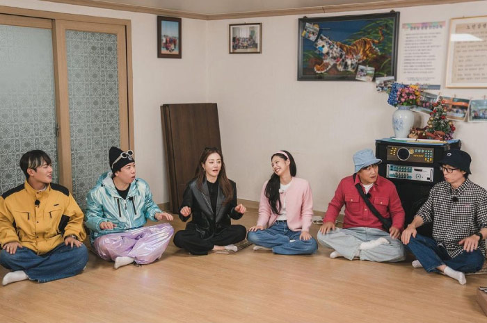 Para pemain variety show Apartment 404.