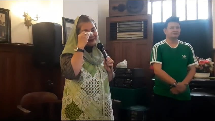 Wali Kota Semarang, Hevearita Gunaryanti Rahayu saat memberikan sambutan dalam penilaian TPS Unik Pemilu 2024 bersama jajaran Forum Wartawan Balai Kota (Forwakot) Semarang di salah satu rumah makan.